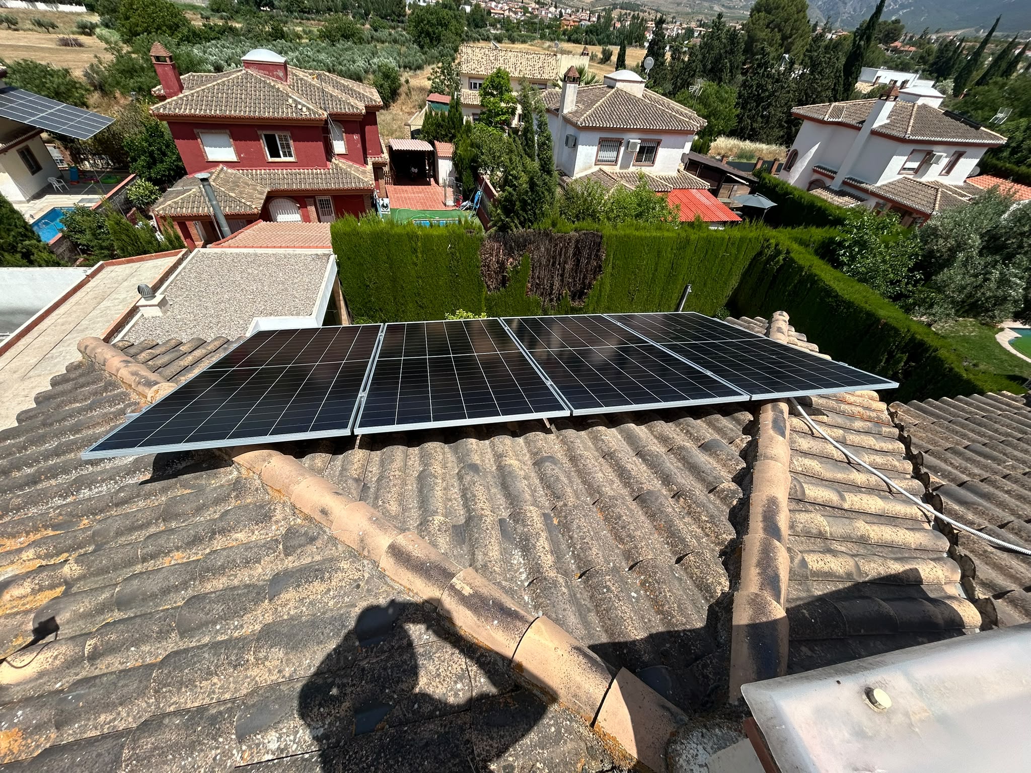 Placas solares en tejado de teja, Granada