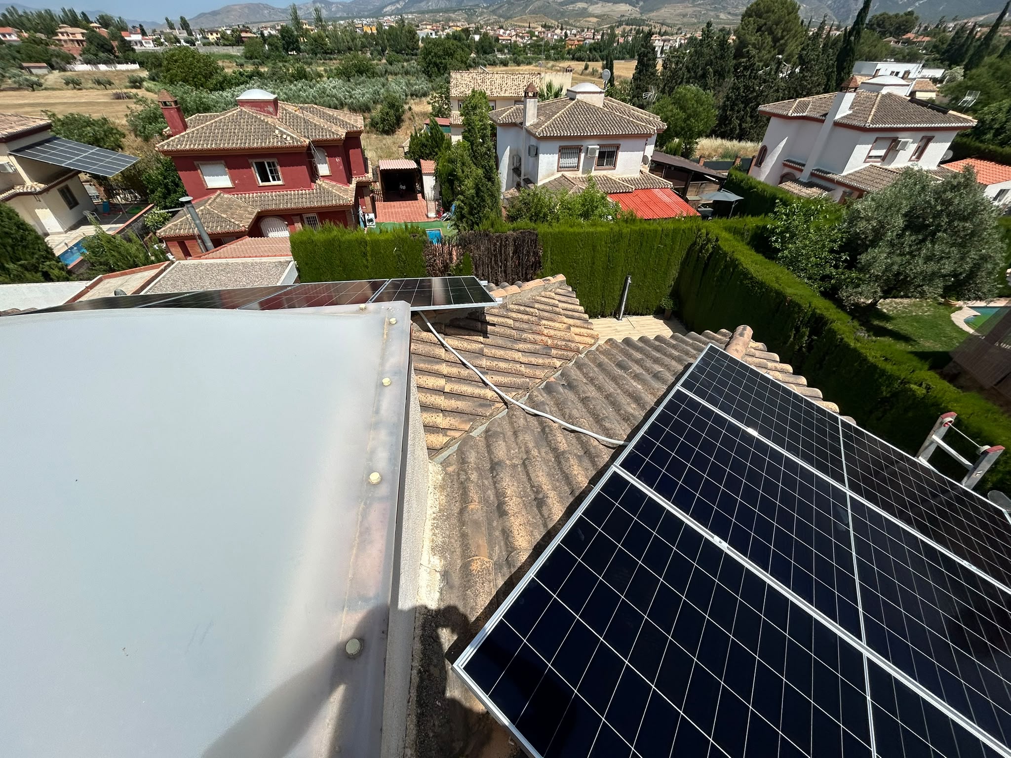 Paneles solares en vivienda unifamiliar Granada